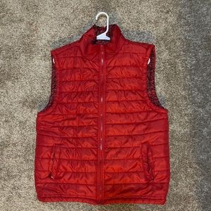 Large no sleeve puffer